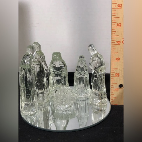 Glass nativity - Picture 3 of 5